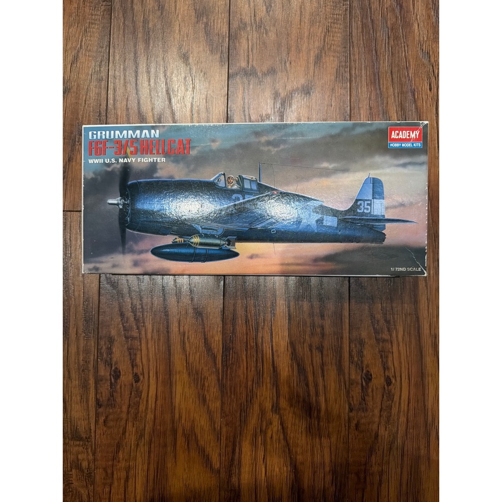 Academy Grumman F6F-3/5 Hellcat 1/72 Scale Model Kit 2121 WWII Navy Fighter